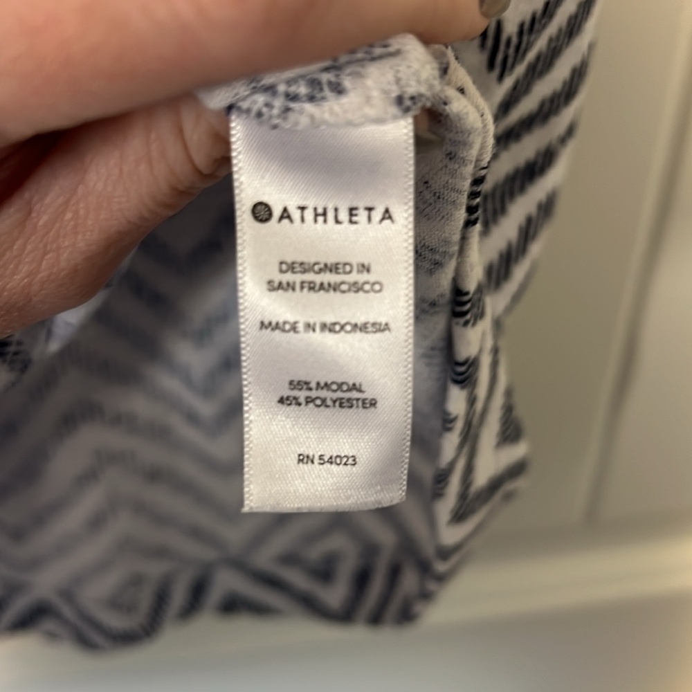 Athleta Tank - XSmall (oversized) - Picture 3 of 4